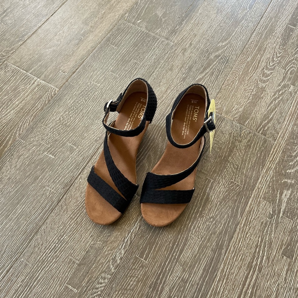 NWT Toms Clarissa Black Textile with Cork Wedge